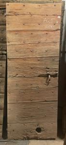 PTCR515 - Puerta con clavos de álamo, época del siglo XIX, medidas cm L 76,5 x H 200