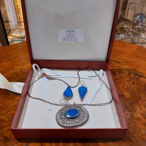 COLLAR DE PLATA Y LAPISLÁZULI