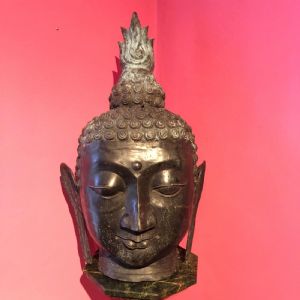 Cabeza de Buda de bronce