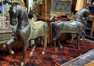 Par de caballos orientales