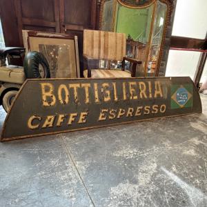 Antiguo letrero grande de metal pintado 