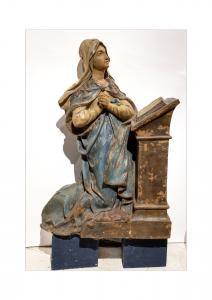 Importante Madonna de terracota policromada. Emilia, siglo XVII.