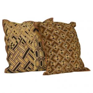 Paneles antiguos SHOWA montados como cojines - B/1566/9 y 11.