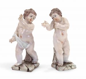 Pareja de querubines en porcelana policromada Ginori a Doccia, mediados del siglo XVIII