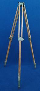 Cavalletto tripode estensibile in legno e ferro -cm 150 h- Italia anni '20