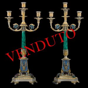 Candelabro de cuatro luces en plata, malaquita, esmaltes y piedras semipreciosas, platero: Stefani
    