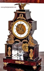 Viena 1800-1810. Admirable y raro reloj de cómoda-mesa del Primer Imperio vienés con autómatas.