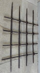 Robusta reja lombarda de época antigua