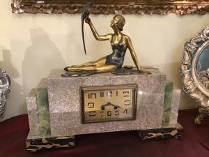 Orologio da tavolo in marmo e bronzo