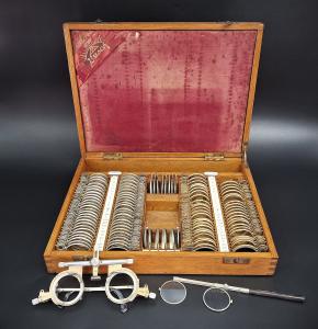 Antico set di lenti di prova da ottico, Emil Bush, circa 1900.