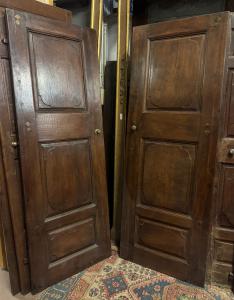 PTS879 - N. 2 puertas de madera de nogal, miden cm L 74 x H 204