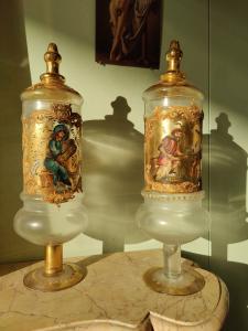 Magnifica coppia di vasi da Farmacia in vetro soffiato dorati e dipinti - H 53 cm - Inizio '900