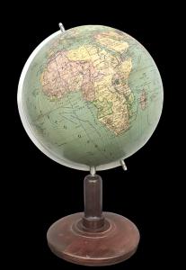 Globo terráqueo con inscripción: columbus erdglobus. Alemania.
