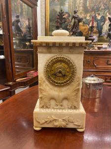 Reloj de mesa Primer Imperio en Mármol