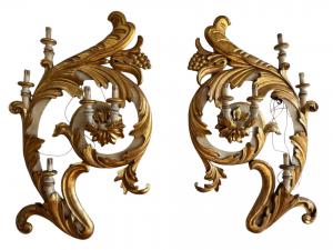 Pareja de candelabros apliques lacados del siglo XVIII
