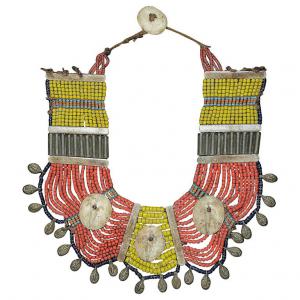 Collar antiguo NAGALAND sobre panel - O/5381