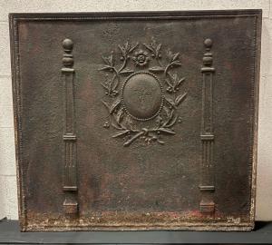 P259 - Gran placa de hierro fundido, con columnas, época del siglo XIX, medidas cm L 89 x H 82