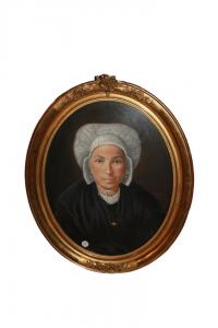 Marco ovalado con retrato de anciana del siglo XIX