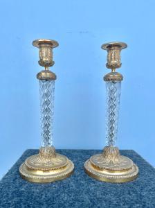 Pareja de candelabros de bronce y cristal tallado. Francia