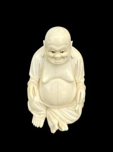 Escultura de marfil de Buda. Japón.
