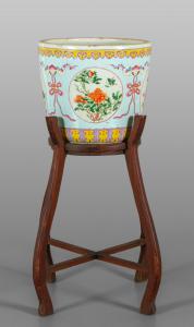 Cachepot de porcelana, China, principios del siglo XX
