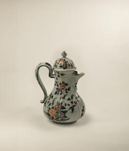 Cafetera de mayólica policromada, Veneto, siglo XVIII