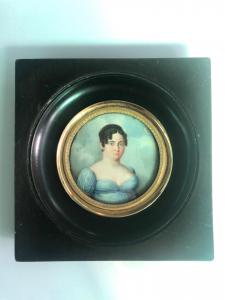 Miniatura que representa una figura femenina. Marco de madera ebanizada. Periodo del Imperio.