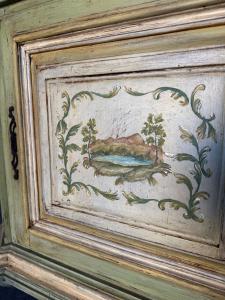 Armadietto dispensa Laccato e dipinto misure 100x55x195H