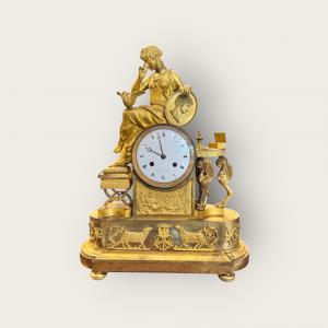 RELOJ DE CRIADA DORADO