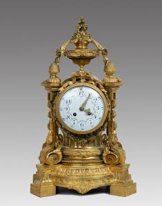 Reloj antiguo Napoleón III Francés en bronce dorado. Periodo siglo XIX.