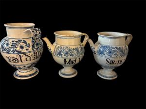 03 vasi da farmacia in maiolica , manifattura Antonibon delle Nove , XVIII secolo VENDUTI 