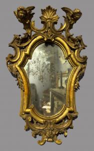 Specchiera Luigi XIV in legno intagliato e dorato, Roma inizio XVIII secolo