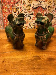 Par de figuras orientales.