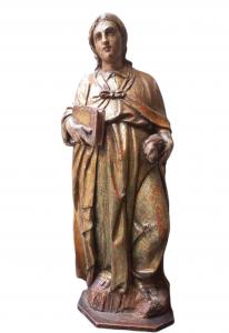 Escultura de madera de un santo
