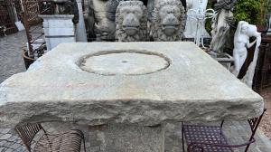 Tavolo in pietra