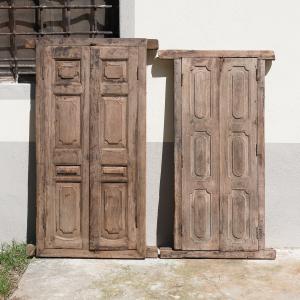 Antiguas puertas de madera de frutales