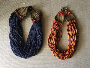 Dos collares Naga