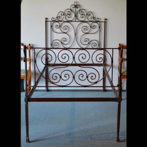Cama de hierro macizo