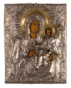 Icono que representa a la Virgen con el Niño, pintura sobre tabla, Riza de cobre plateado repujado, siglo XIX.