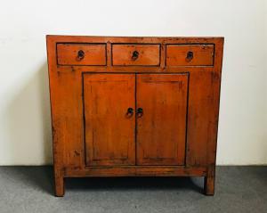 Aparador naranja