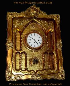Viena, primer cuarto del siglo XIX. Interesante, inusualmente grande y decorativo reloj de pared denominado 