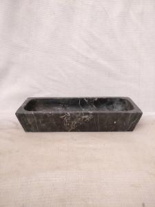Straordinario Portasigari Fascista in marmo nero marquinia con particolare intarsio - Roma - Periodo fascista - 30 x 11,5 x h 6 cm