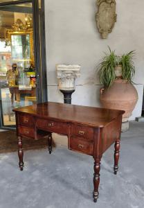 Piccola Scrivania in noce, Toscana, '800