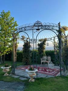 Gazebo ottagonale in ferro pieno