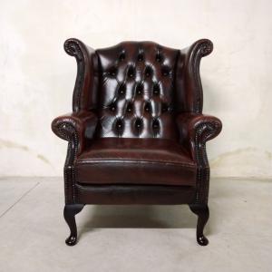 Auténtica poltrona Chesterfield Queen Anne vintage inglesa de cuero marrón oscuro